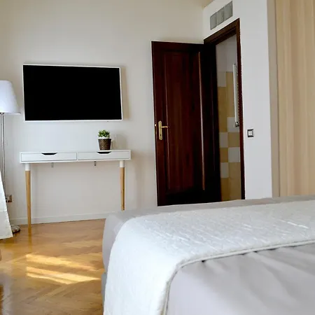 Alojamento de Acomodação e Pequeno-almoço Domus Duomo 3*