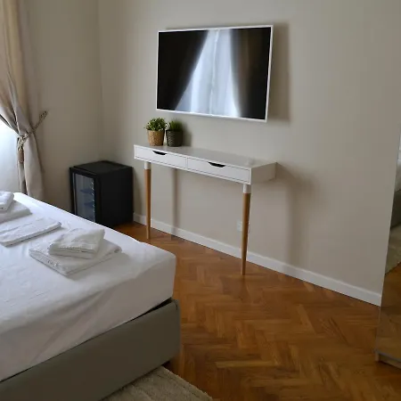 Domus Duomo Alojamento de Acomodação e Pequeno-almoço 3*